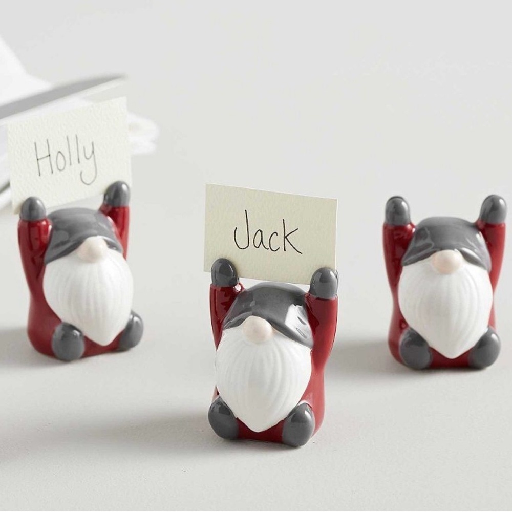 New POTTERY BARN Set Of 4 Ceramic Gnome Place Card Holders With 20 Place Cards